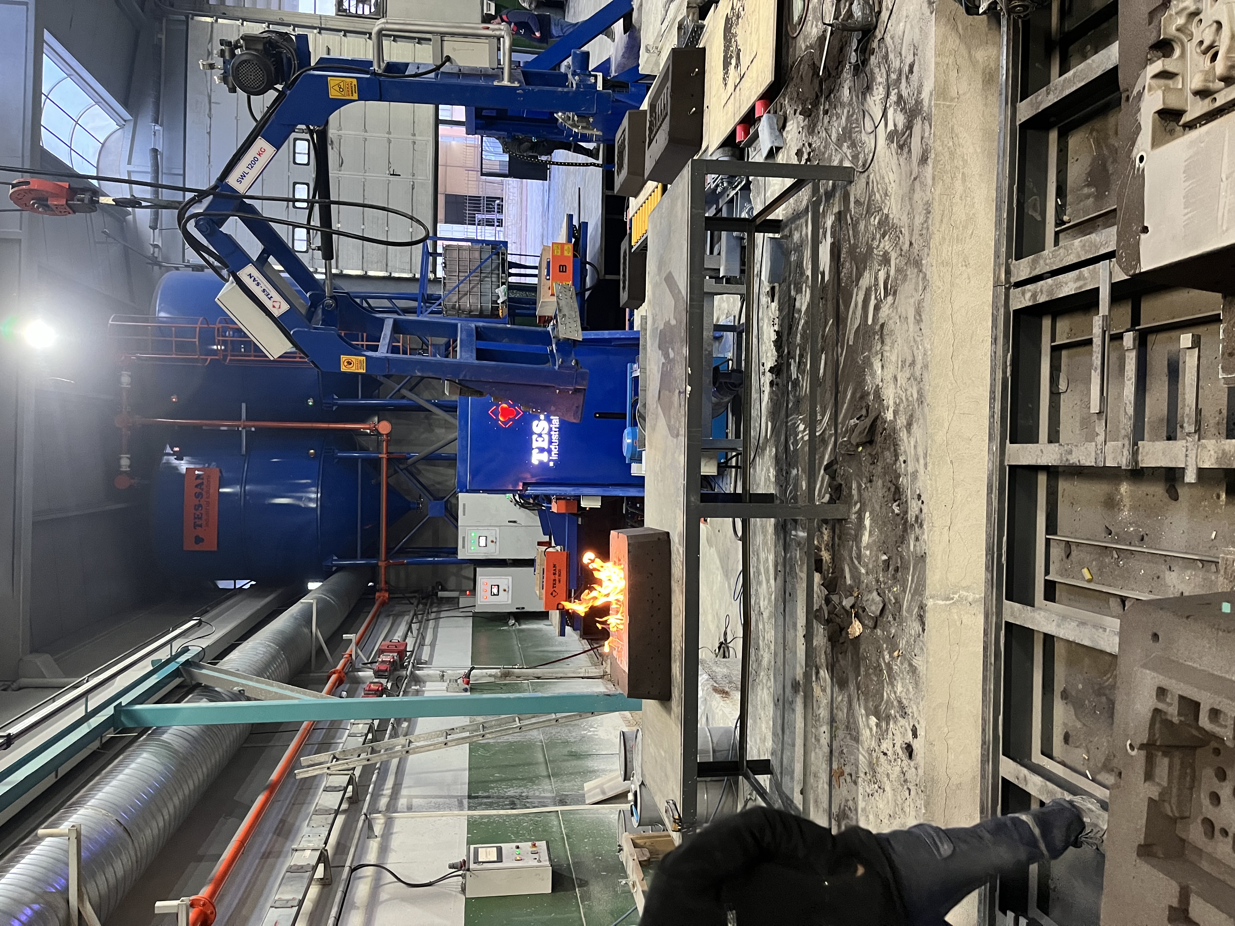 Automatic Resin Molding